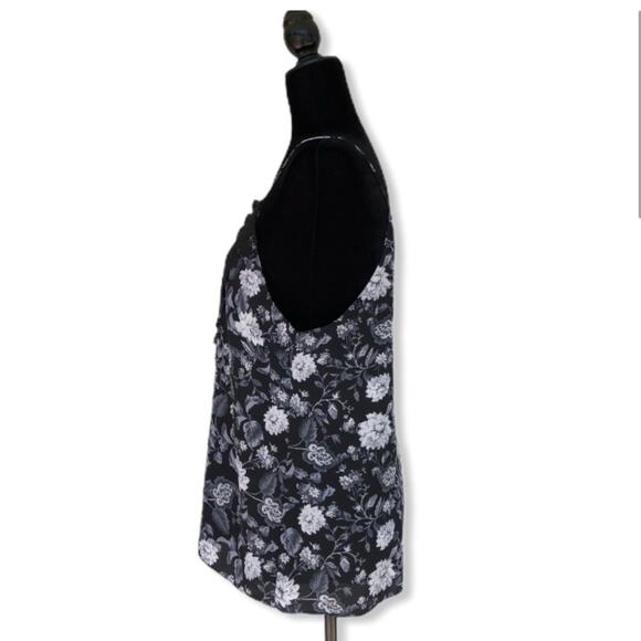 NEW Wayf Posie Strappy Camisole Black Ivory Floral Lace Strappy Cutout Tank Top - Picture 4 of 10